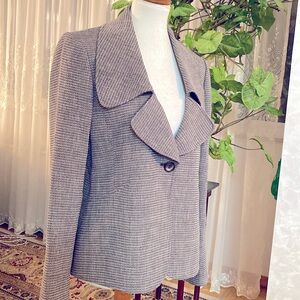 Ellen Tracy blazer gray color size 10
